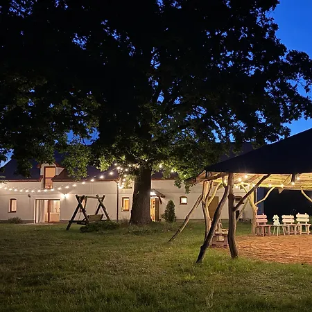Farm stay Horyzont Zdarzen - Siedlisko Ciemnego Nieba, 320m2, Sauna I Natura Na Wylacznosc Dzierzazno Male