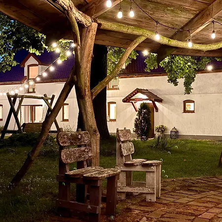 Farm stay Horyzont Zdarzen - Siedlisko Ciemnego Nieba, 320m2, Sauna I Natura Na Wylacznosc Dzierzazno Male